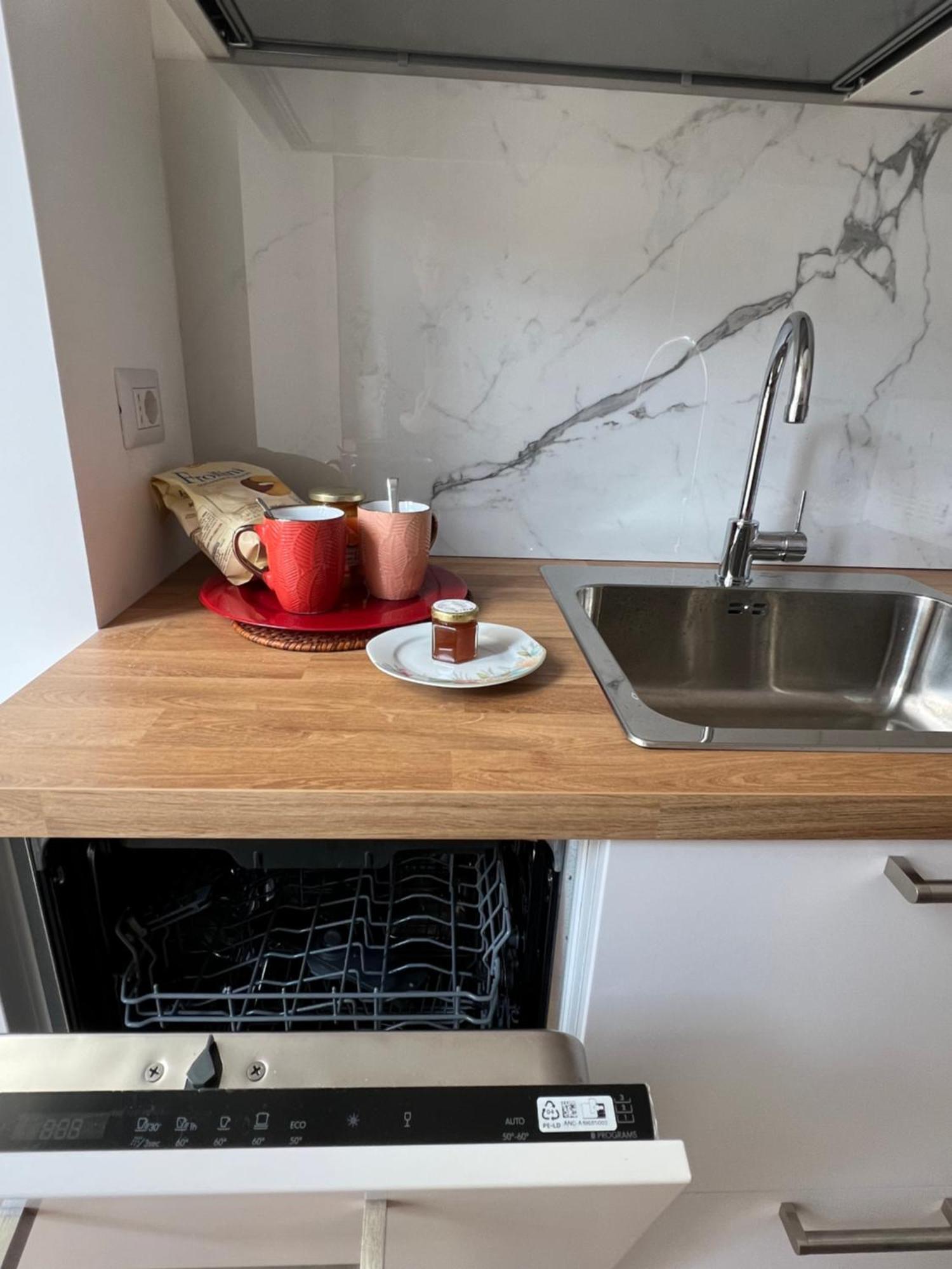 Apartment Spazio Di Stile Metro C Mirti Rom